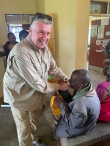 Fin émouvante de la campagne Eyedrop de Boardmans en Ouganda. Euro Weekly News.