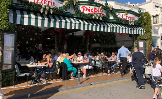 Puerto Banús punters.