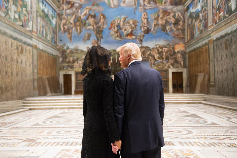 Donald Trump First Lady Melania Trump tour the Sistine Chapel following their meeting with His Holiness Pope Francis | Photo: White House Press Office