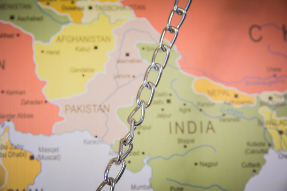 Both countries are foes since their partition in 1947, and the main focus is Kashmir, the region along the line that divides them | Photo: GR.Stocks / Shutterstock