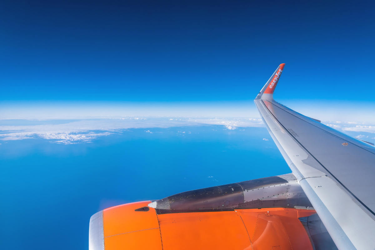 EasyJet updates in-flight food rules 2025\” />