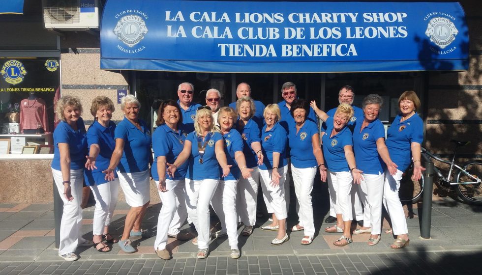 La Cala Lions Shine Blue For World Diabetes Day And Launch Life-saving Campaign