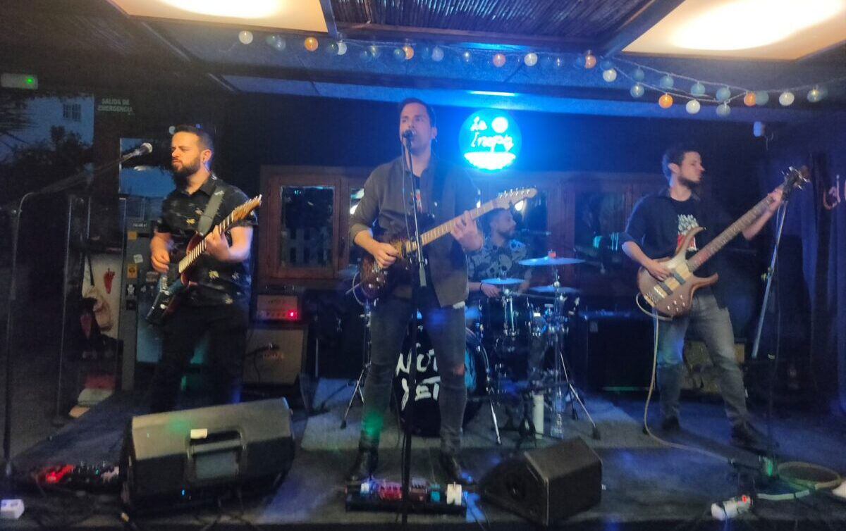 Not Yet, but now, rock La Herradura