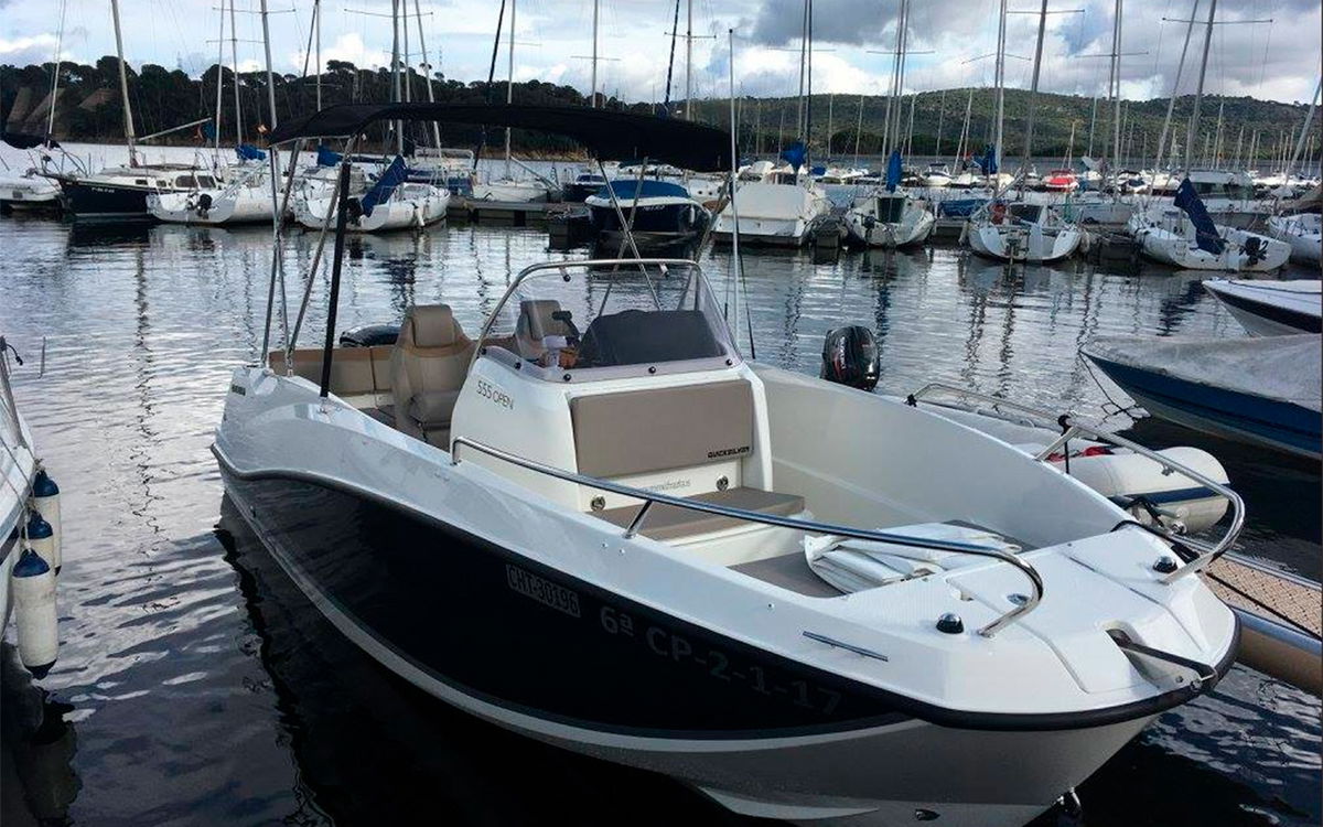 Boat training in Denia this August