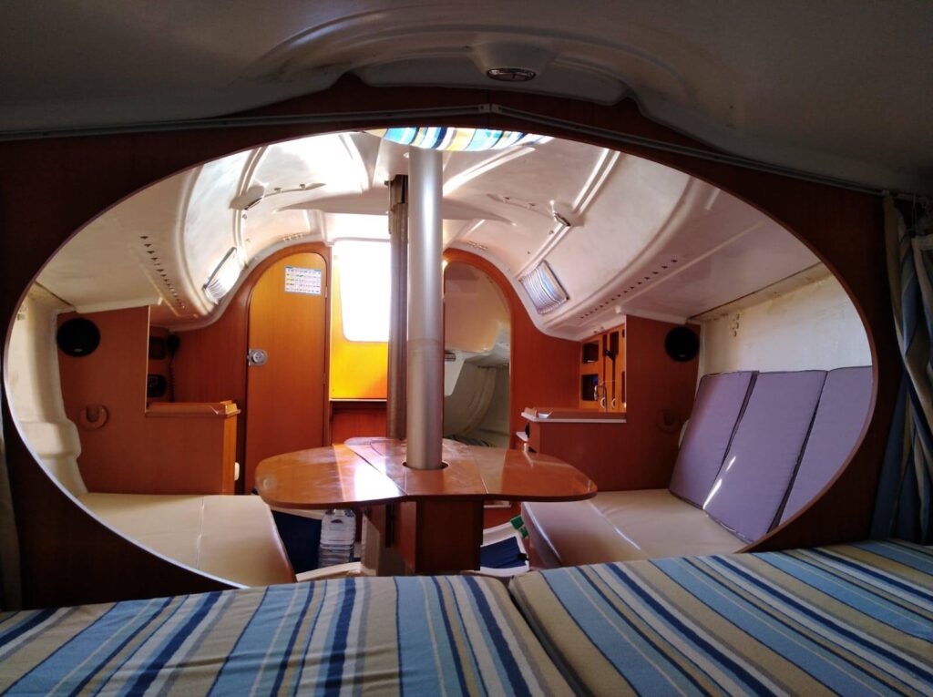 Inside nan vessel 