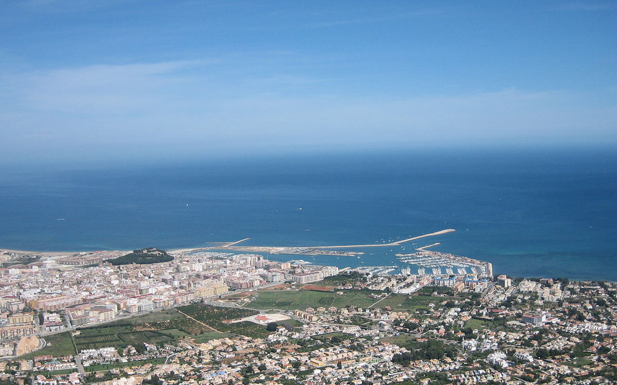 Swimming through a natural paradise in Denia