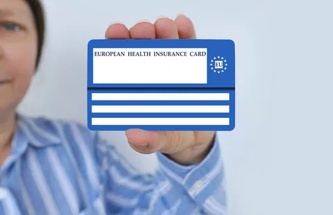 US scrapes the shoes‑off rule.