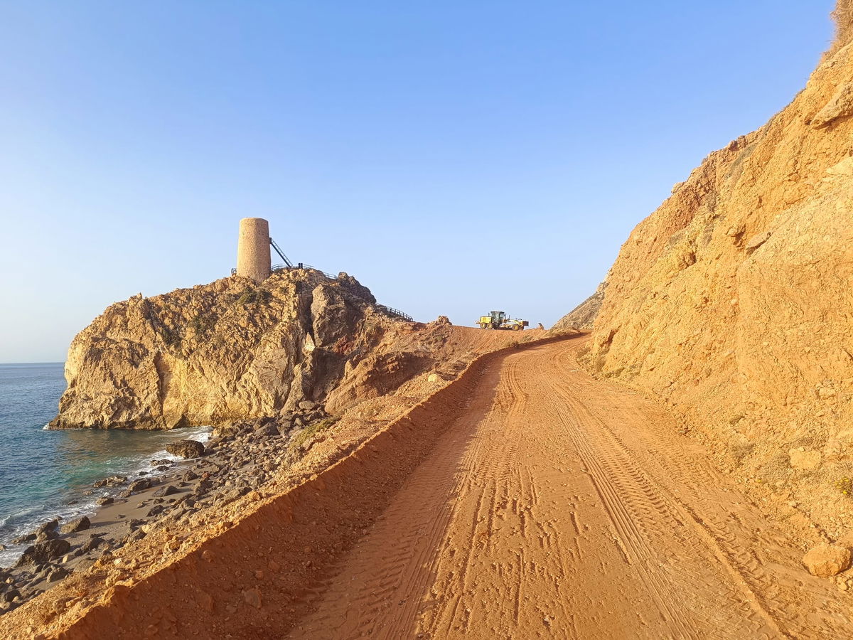 Thirteen rural roads improved across Mojácar