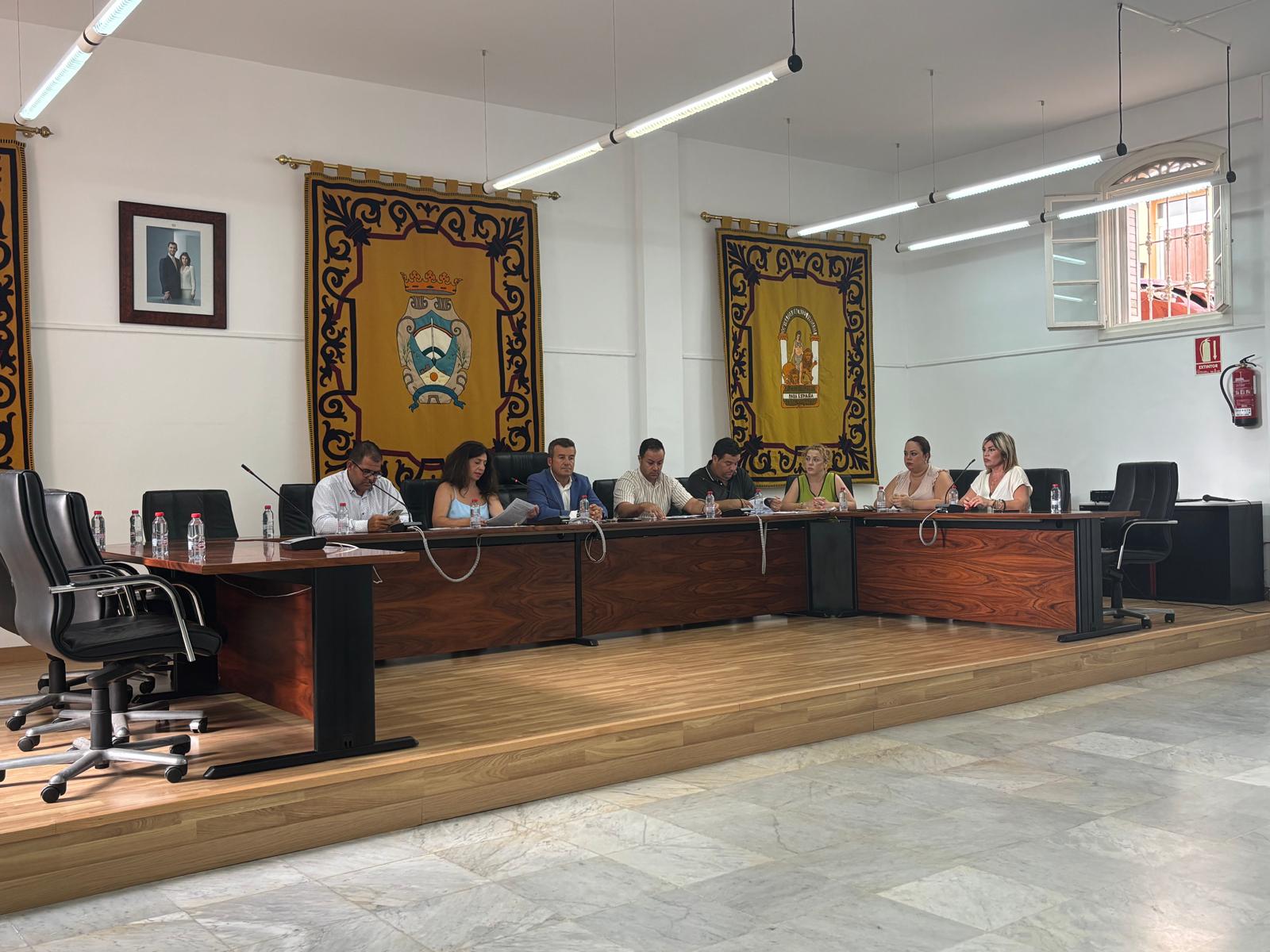 Mayor calls for end to algarrobico dispute