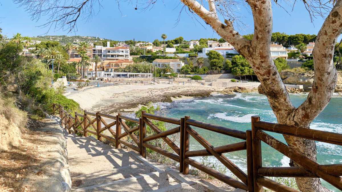 The Costa Blanca leads in home construction