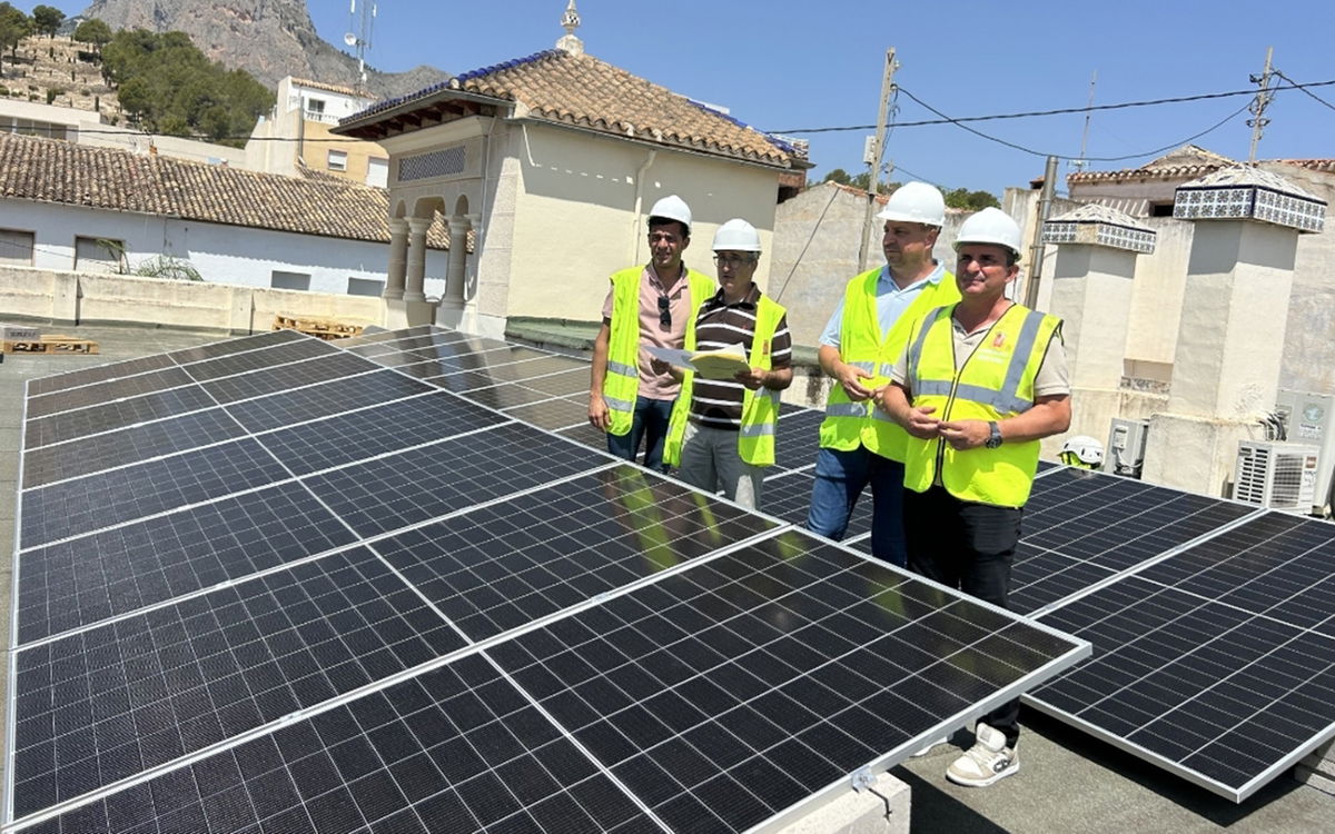 euroweeklynews.com - Mayeli Villalba - Solar panels reduce energy costs in La Nucia