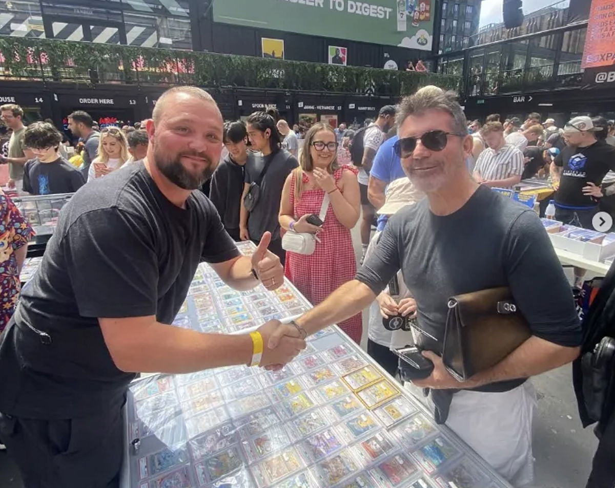 Simon Cowell buys rare Pokémon card at show