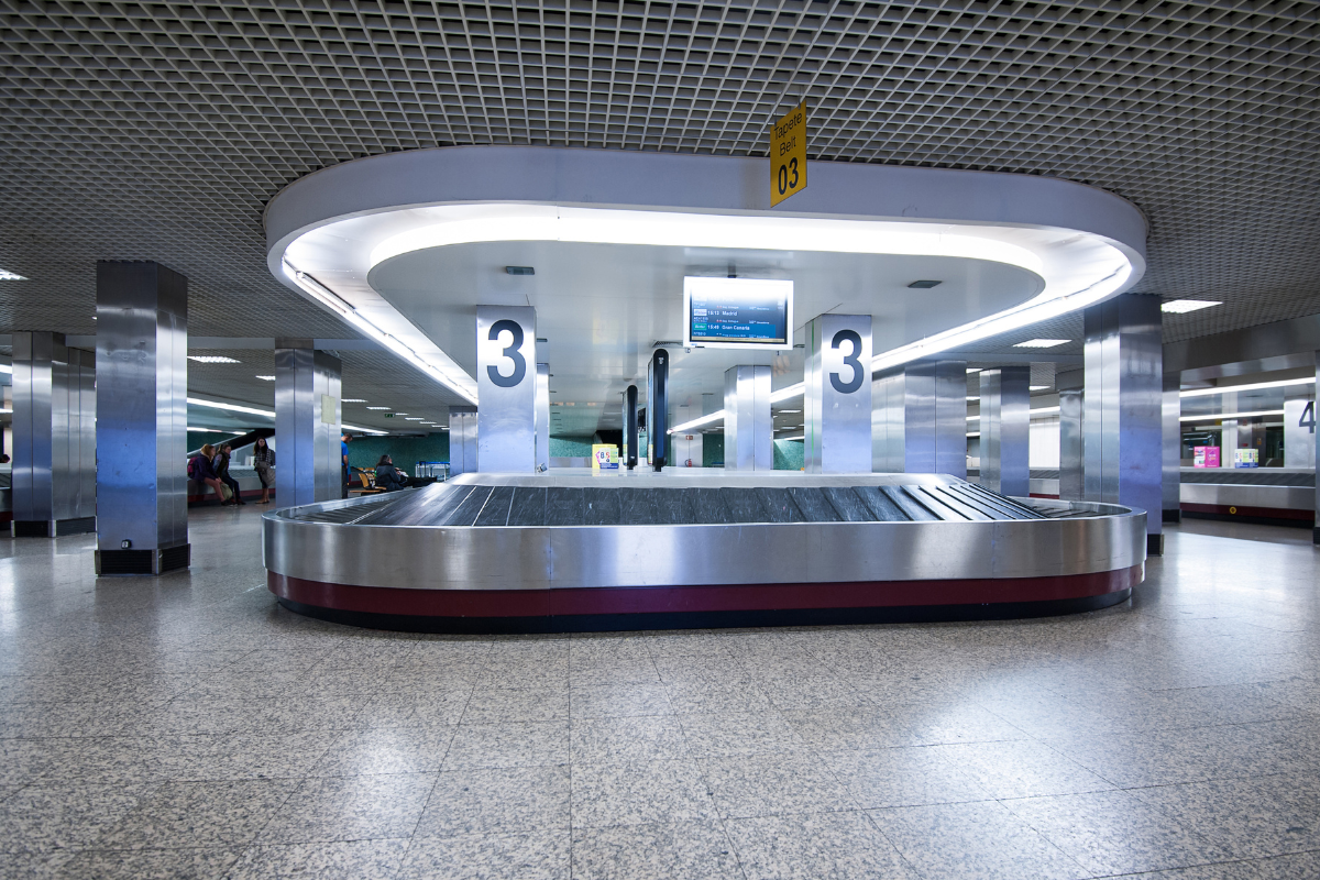 Noise, fuel, no sleep. Lisbon airport faces public backlash.