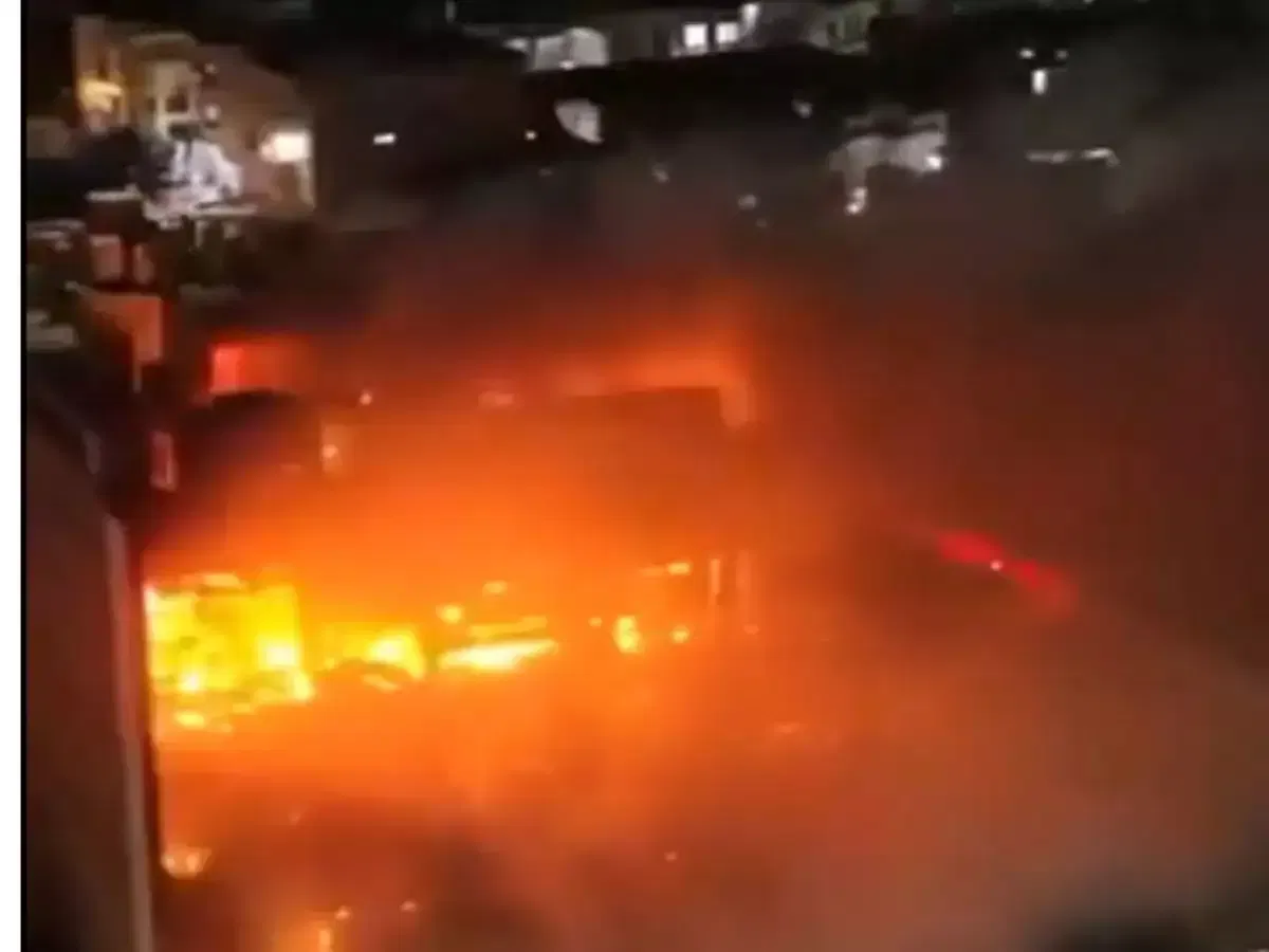 61 killed as fire engulfs shopping centre in Iraq