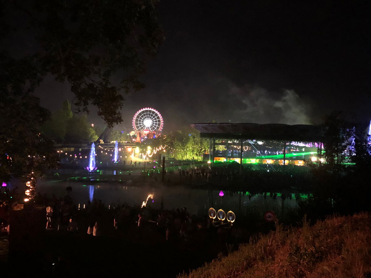 Tomorrowland deals with the issues of today