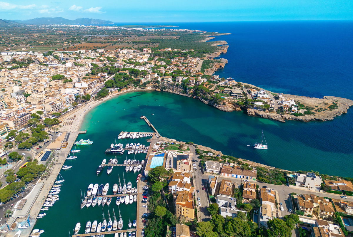 Mallorca closes its coves due to the massive arrival of tourists