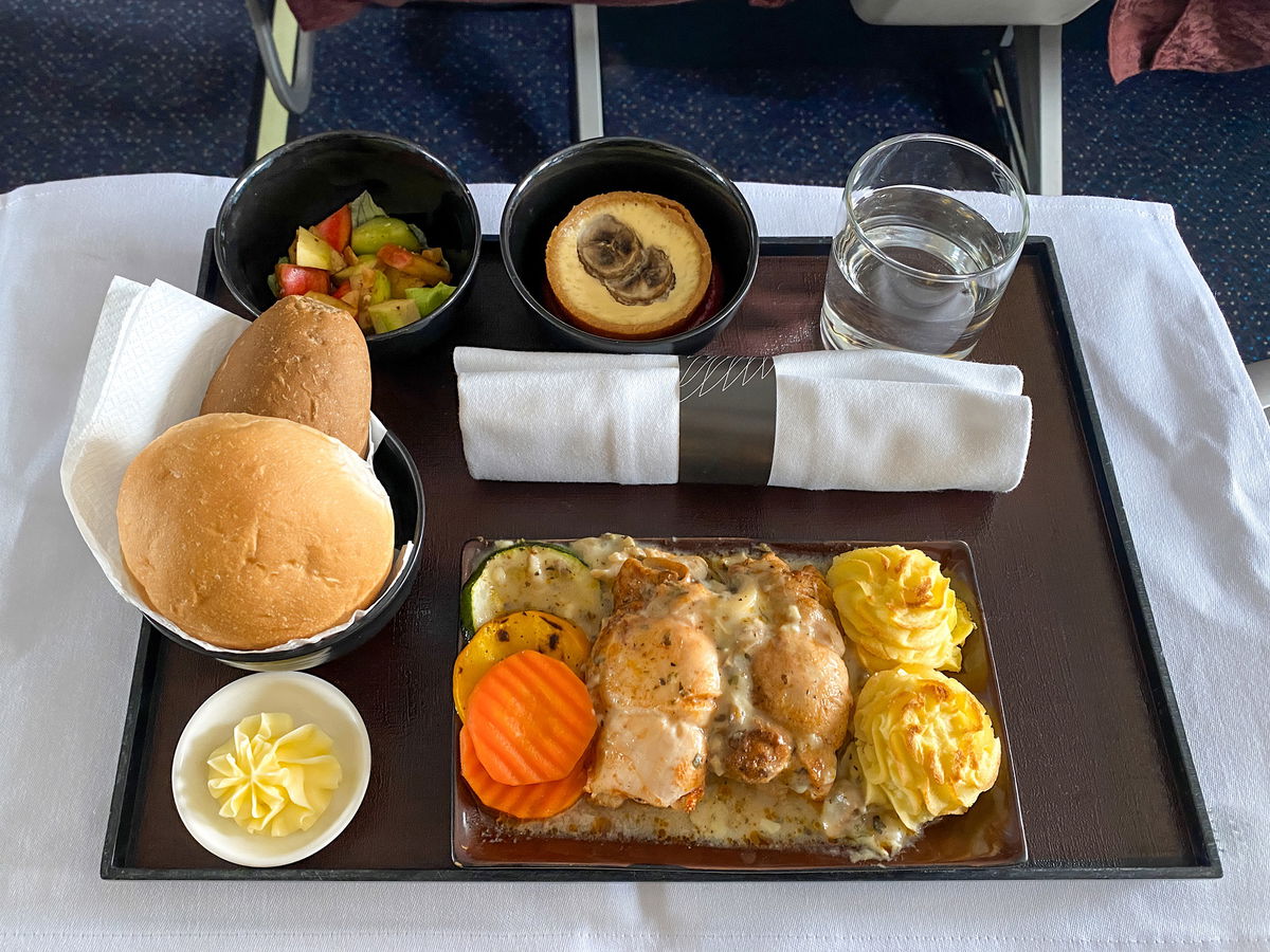 Airline snacks and drinks silently jeopardize your health