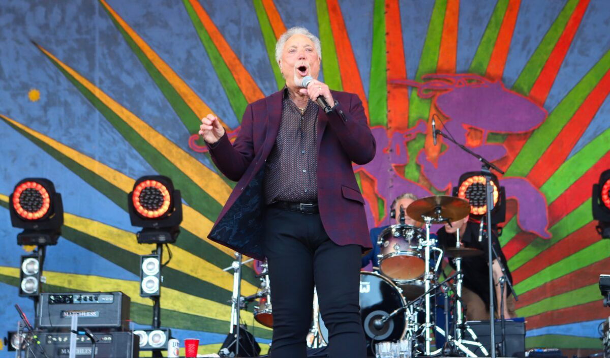 Tom Jones health scare – cancels Bremen concert