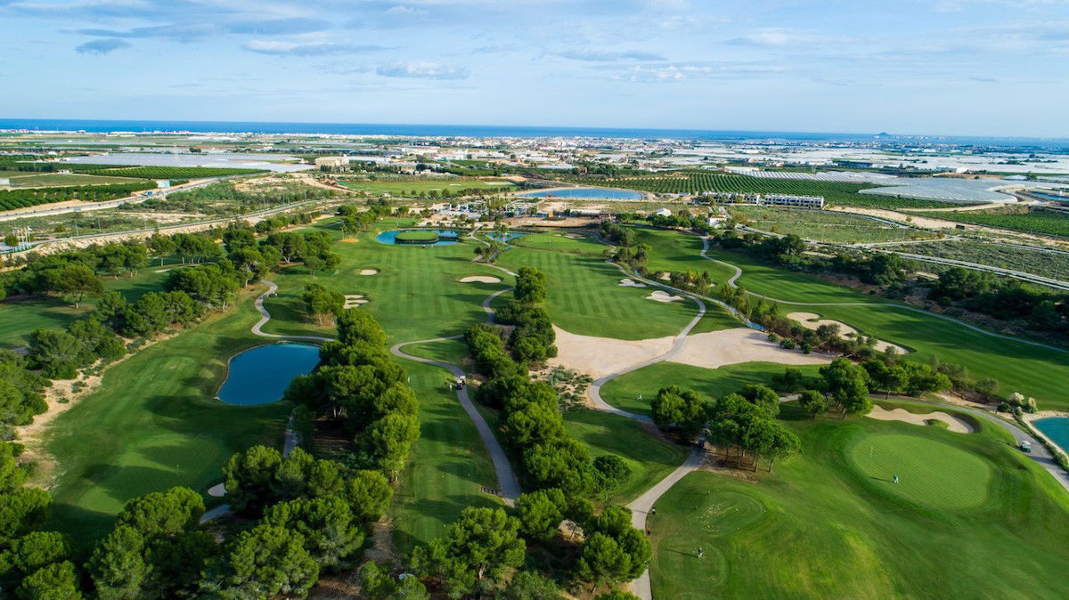 Lo Romero: Golfing for a good cause