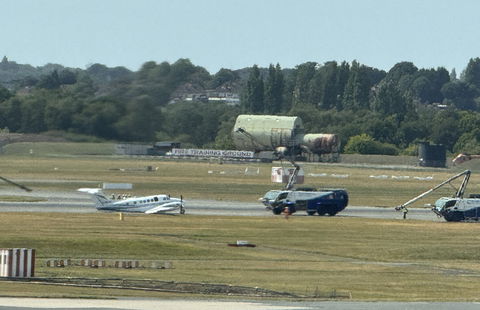Plane makes emergency landing on golf course in Sydney