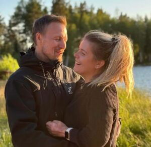 Emma Schols in 2025 with her partner. 