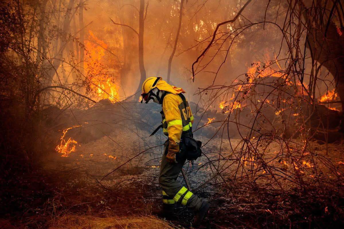3 dead and 30 suspects in Spain’s worst ever wildfires