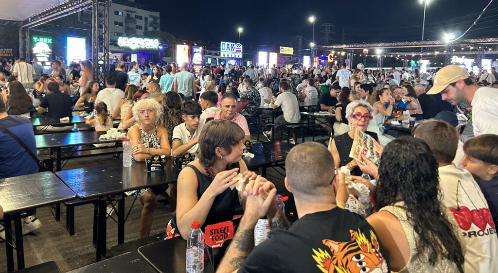 Smash burger frenzy brings thousands to Mijas
Euro Weekly News