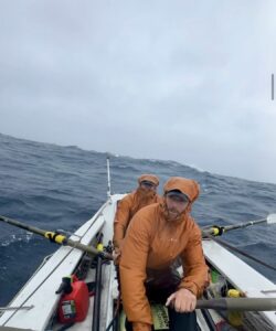 Rowing successful nan Atlantic Ocean 