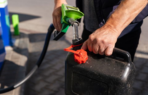 Lisbon Airport Protest Demands Relocation
