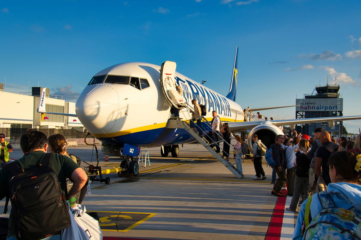 Ryanair tip: how to sit together for free\” />
