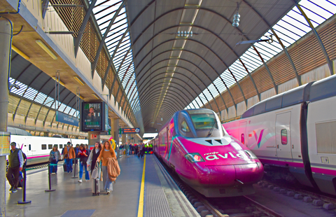 Storm disruptions cancel flights across Cataluña