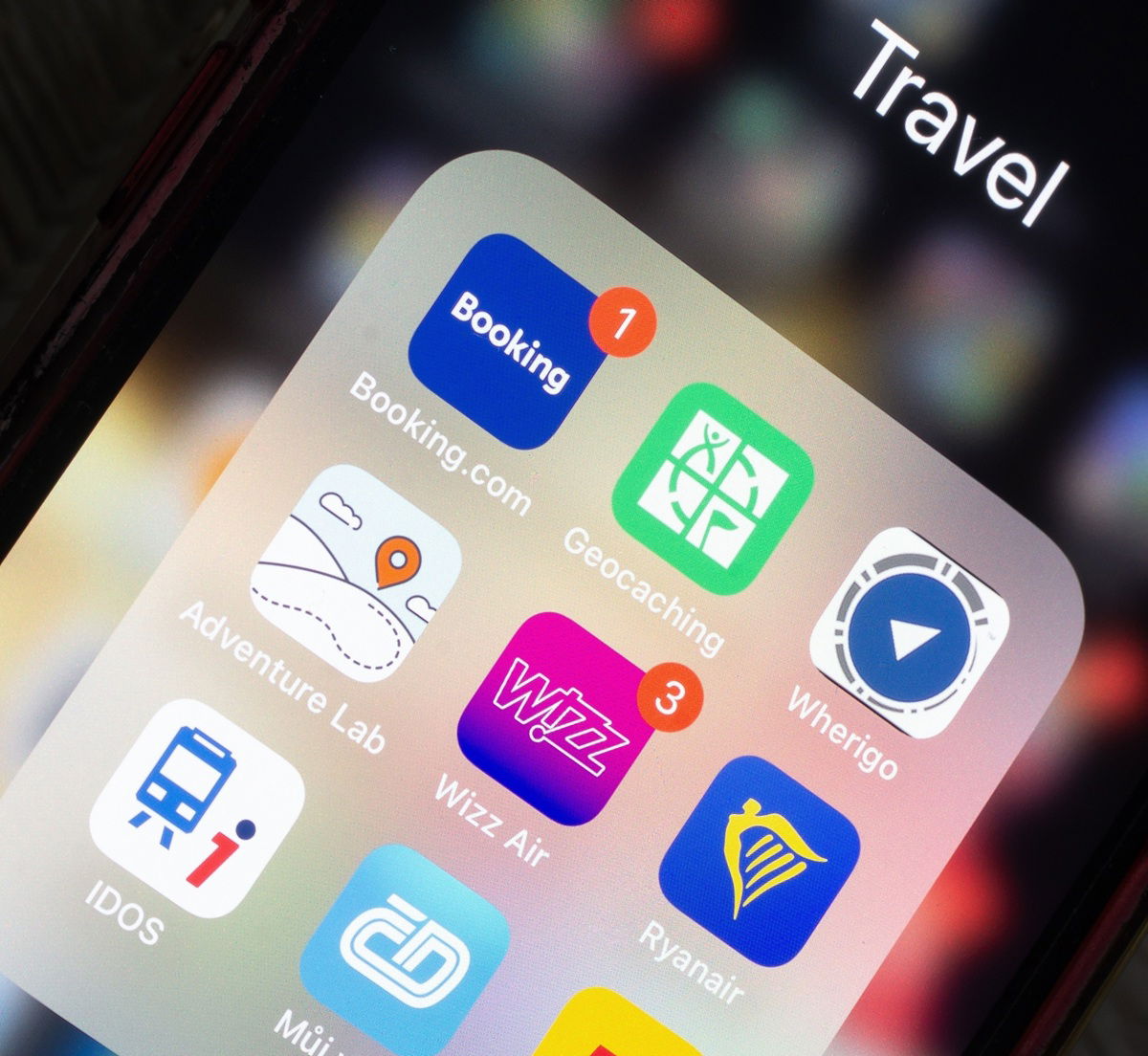 Book Ryanair on Booking.com\” />