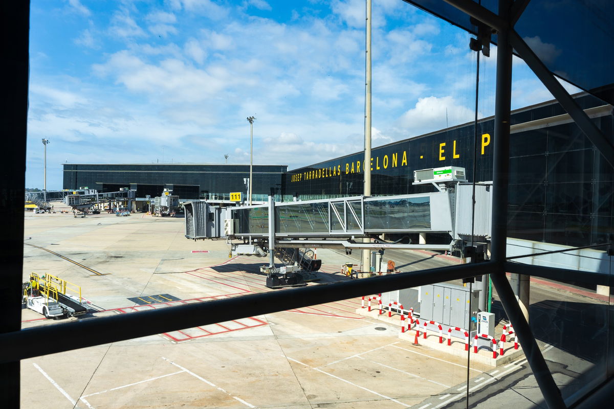 Child abandoned in Barcelona airport so parents could go on holiday