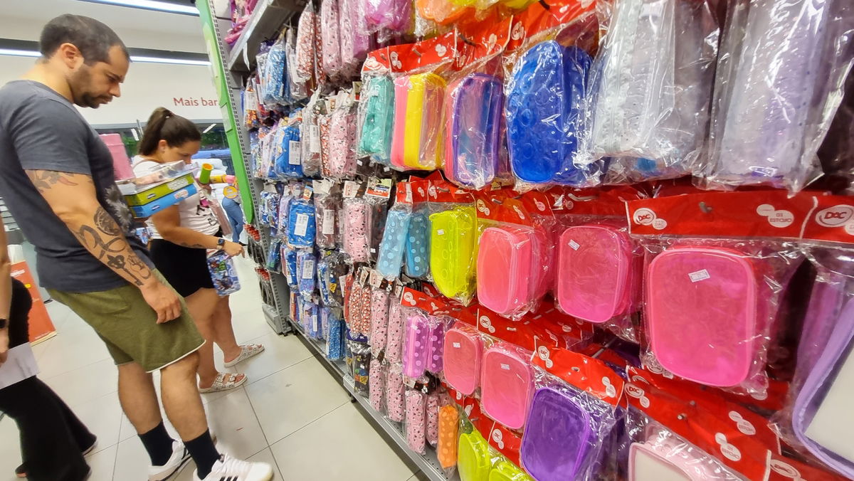 Cost of back to school supplies ridiculously high in Spain