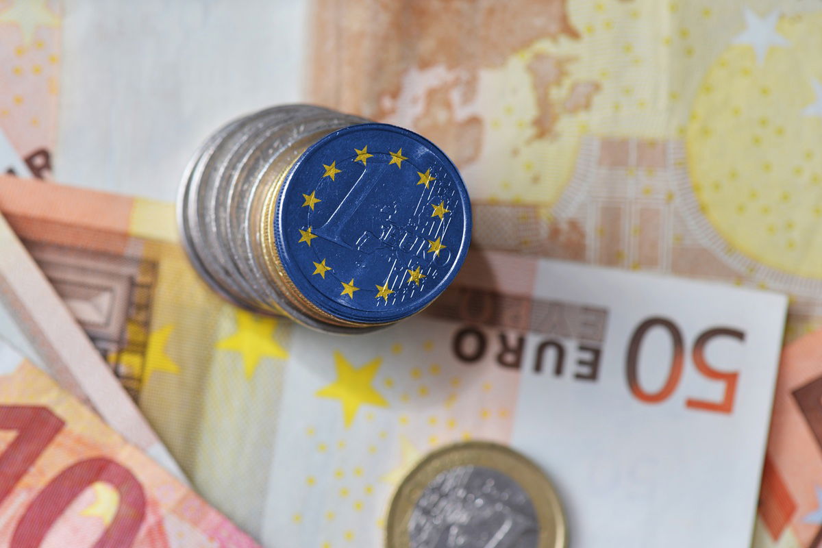 ECB: Keep cash at home for emergencies