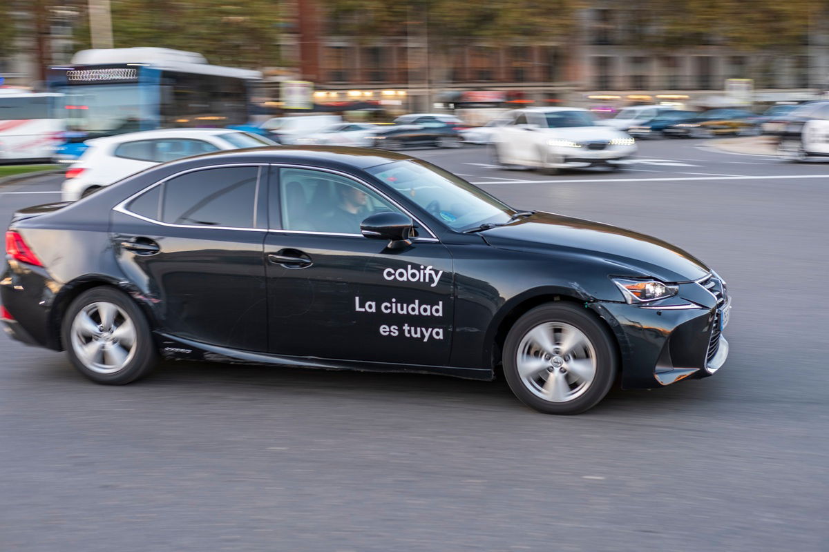 Catalan law threatens Uber and Cabify licences