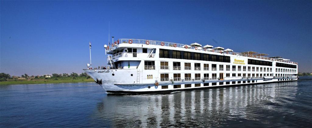 Almeria Tourists Evacuated After Nile Cruise Ship Fire In Egypt Almeria Tourists Evacuated After Nile Cruise Ship Fire In Egypt