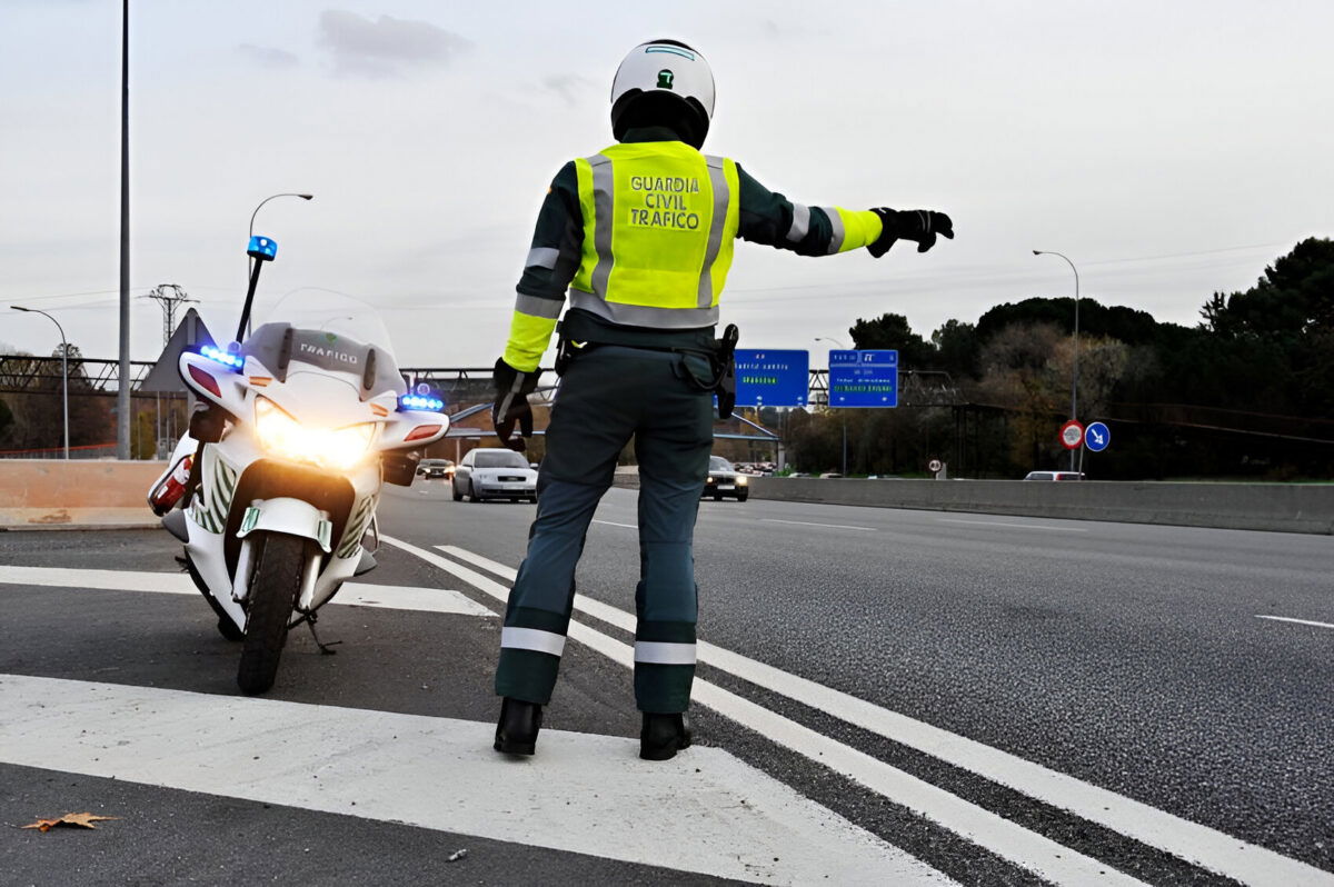 Distracted driving in Spain, DGT campaign targets mobile phone use & arguments
