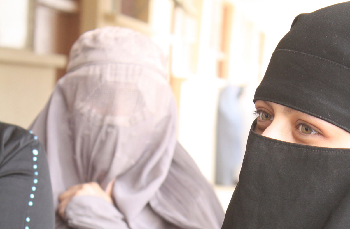 Portugal’s burka ban: Parliament approves €4,000 fines for face veils in public spaces