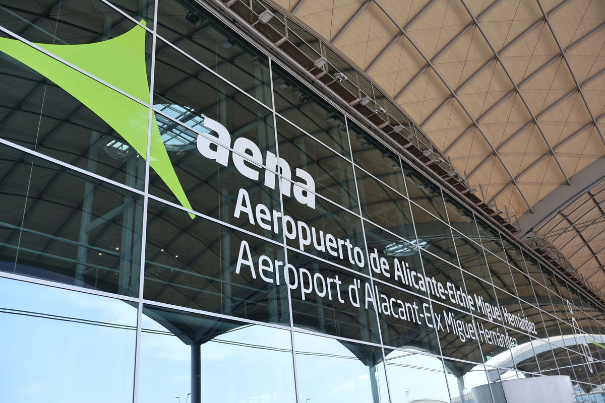 Alicante-elche Airport Forced To Close After Drone Sighting Alicante-elche Airport Forced To Close After Drone Sighting
