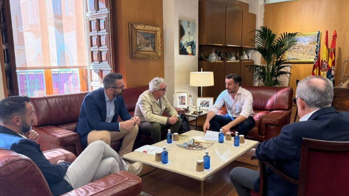 Elche Mayor Voices Strong Support For Local Self-employed Workers Amid Proposed Increase In Social Security Fees Elche Mayor Voices Strong Support For Local Self-employed Workers Amid Proposed Increase In Social Security Fees