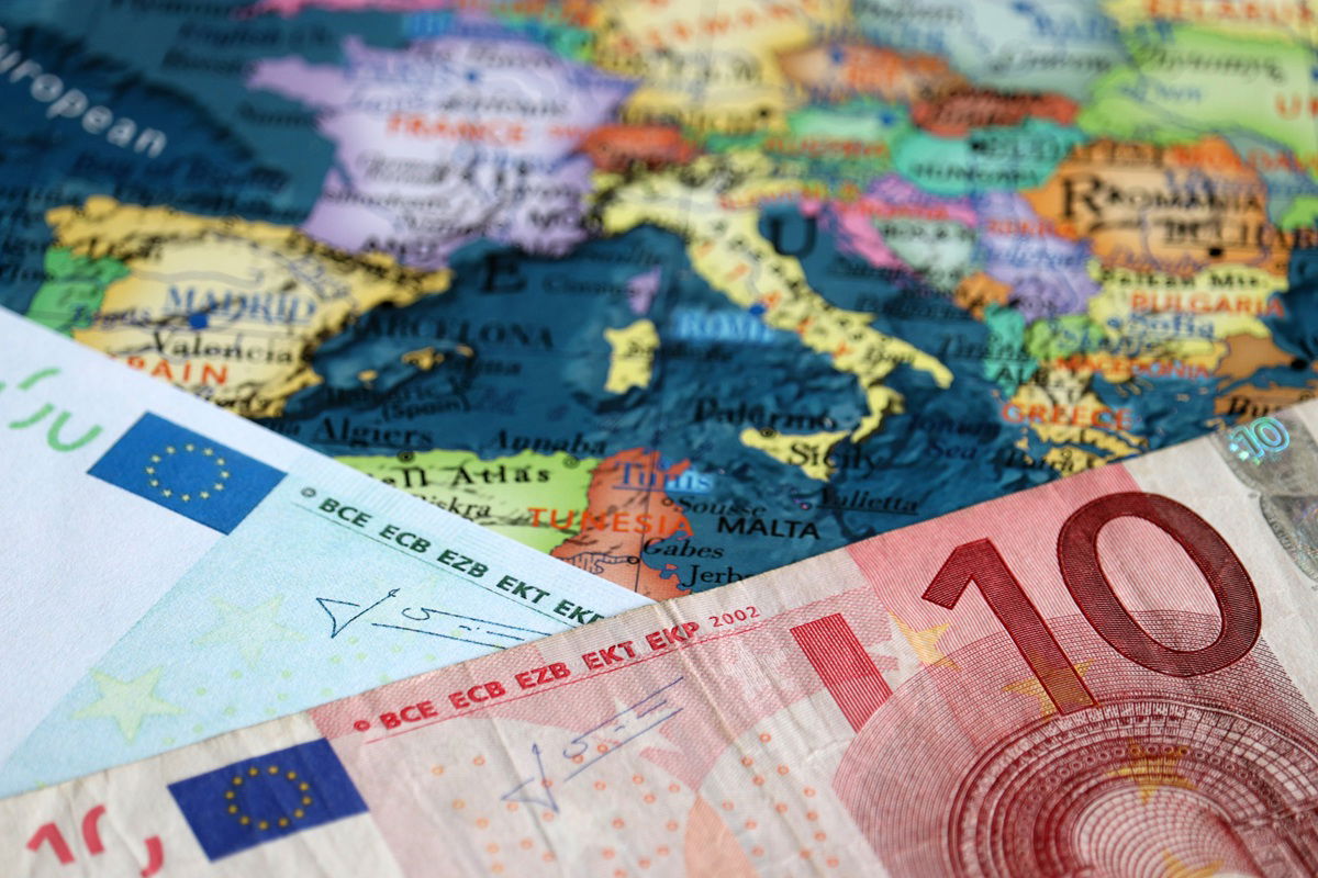 Expats in Spain: Do you really need a Spanish bank account to pay your bills?