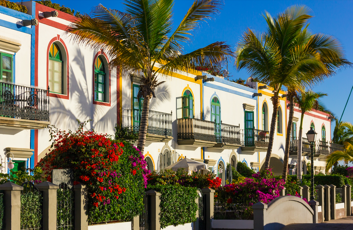 Spain joins EU drive to regulate holiday lets