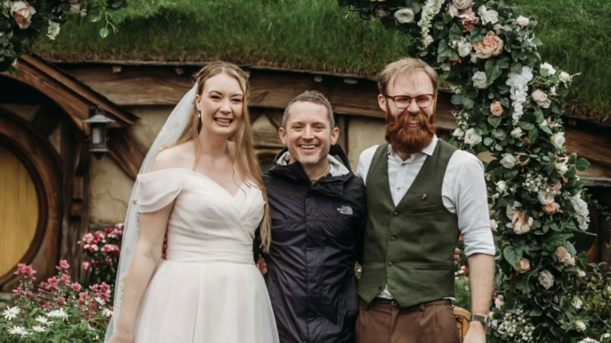 Elijah Wood Crashes Hobbit-themed Wedding At The Shire Set In New Zealand