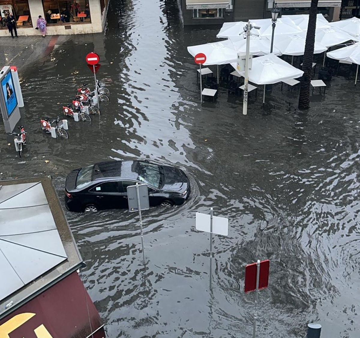 Huelva And Seville Hit Hardest As Floods Cause Over 900 Emergencies And One Man Fights For His Life Huelva And Seville Hit Hardest As Floods Cause Over 900 Emergencies And One Man Fights For His Life