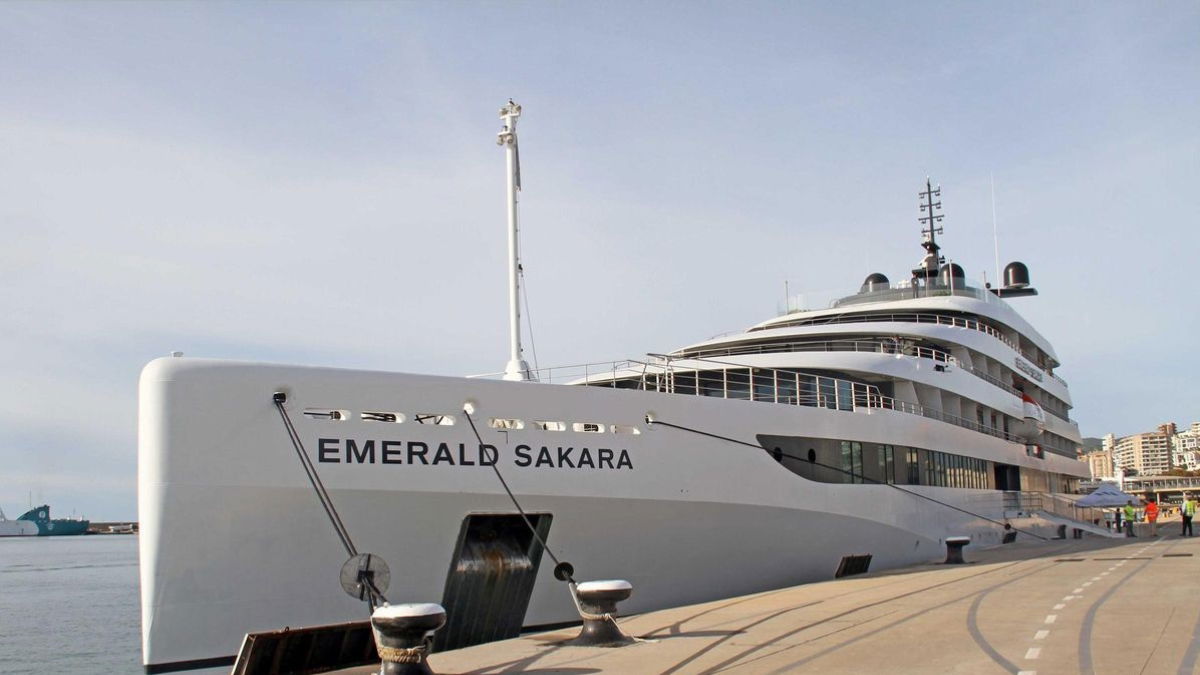 An Emerald in the Pearl: Luxury superyacht Emerald Sakara docks in Palma