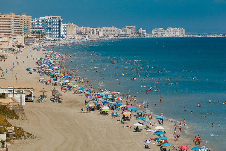 euroweeklynews.com - Catherine McGeer - Tourism jobs hit record high in Murcia