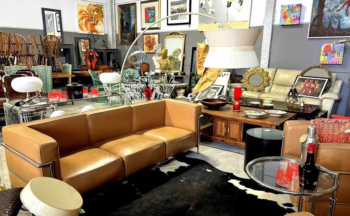 Your Weekend Treasure Hunt Starts At Furniture Vault, Manilva