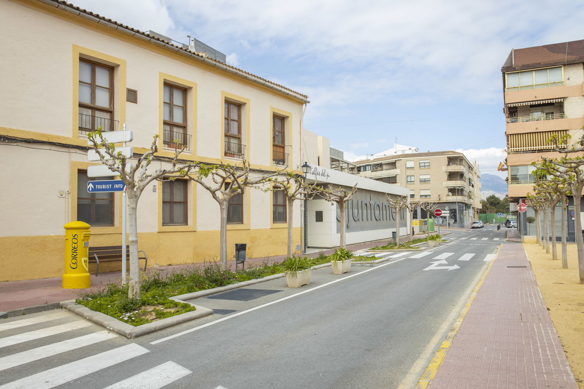 Alfaz Del Pi Opens Applications For Study And Transport Grants