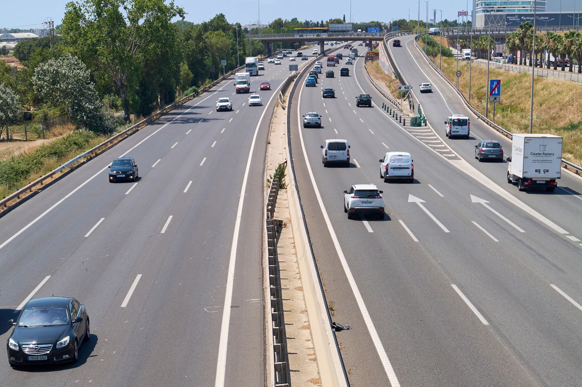 Yes, You Can Be Fined For Staying In The Left Lane In Spain – Here’s What The Dgt Wants You To Know